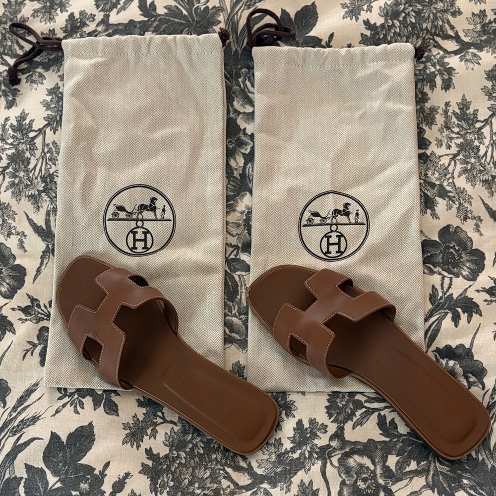 Hermès Oran Gold Leather Slide Sandals